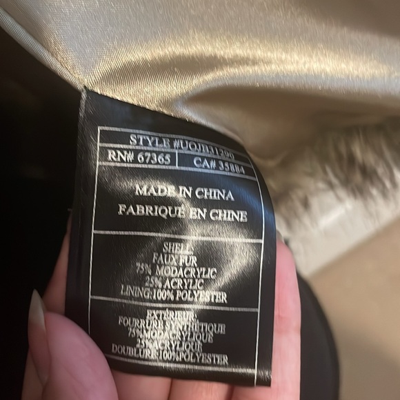 Faux fur vest w/pockets (belt not included) - Picture 8 of 11